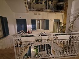 Julina Boutique Living