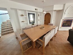 Villa Relax 2 by Kivoya