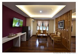 Gold Hotel