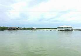 Kukup Xiang Holiday Home