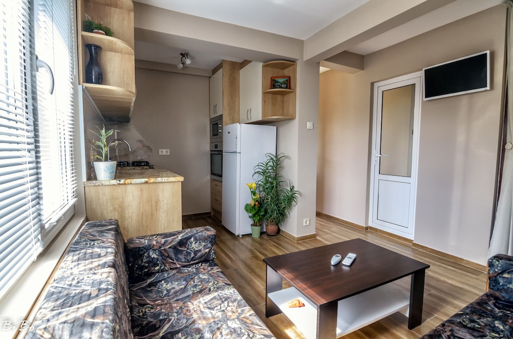 Dom Mladenovi B&B