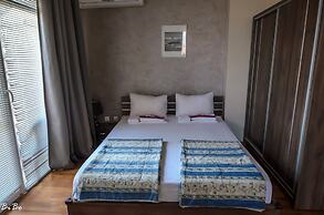 Dom Mladenovi B&B