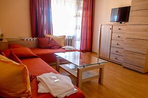 Dom Mladenovi B&B