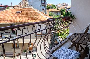 Dom Mladenovi B&B