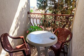 Dom Mladenovi B&B