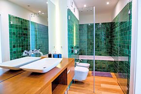 Industrial Lisbon Apartment - Adults Only
