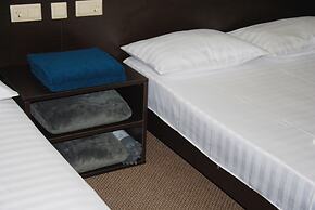 Peak Season Hotel