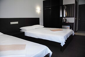 Peak Season Hotel