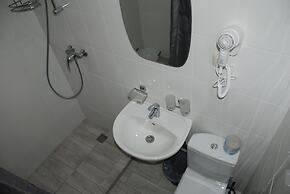 Peak Season Hotel