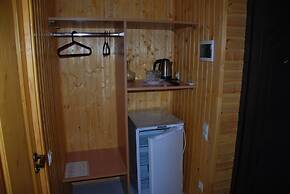 Peak Season Hotel