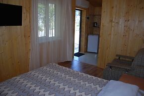 Peak Season Hotel