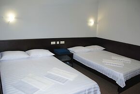 Peak Season Hotel