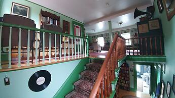 Gower Manor Historical Bed & Breakfast