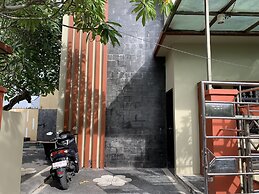 Cozy Palm