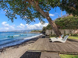 Villa Pantai by Villa Finder