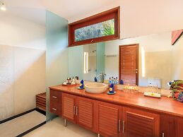 Villa Pantai by Villa Finder