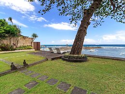 Villa Pantai by Villa Finder