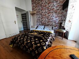 Lorf Hostel&Apartments