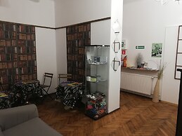 Lorf Hostel&Apartments