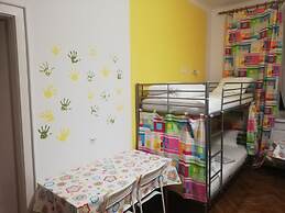 Lorf Hostel&Apartments