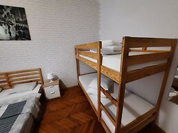 Lorf Hostel&Apartments