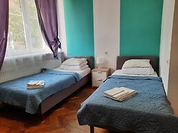 Lorf Hostel&Apartments