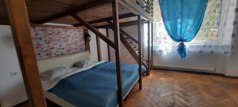 Lorf Hostel&Apartments