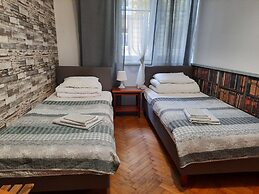 Lorf Hostel&Apartments
