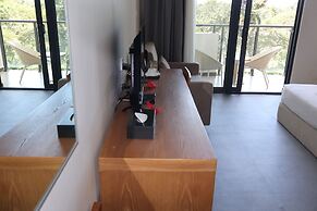 Nalagi Hotel