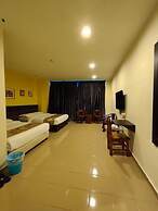 Tiong Hua Hotel