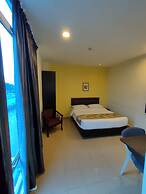 Tiong Hua Hotel