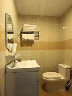 Tiong Hua Hotel