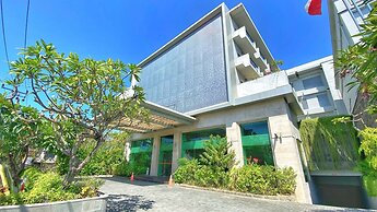 Kuta Galleria Hotel