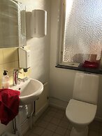 Hållsta Home Vandrarhem - Hostel