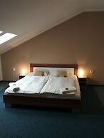Hotel Club Trio