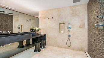 Your Luxury Escape - OneCoral