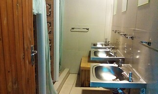 Accoustix Backpackers Lodge