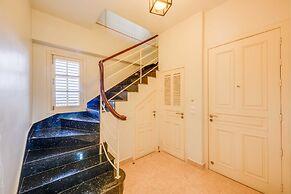 City View Apartment