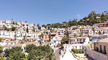 Spacious Family Benahavis Retreat