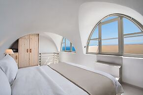 Theano Cave Suites & Villas