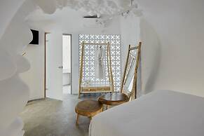 Theano Cave Suites & Villas