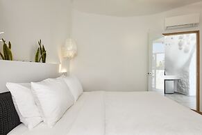 Theano Cave Suites & Villas