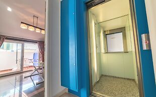 Calle Elcano | 4  Pax | Second Line | 1447-AW
