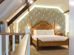 Rising Sun Hotel