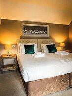 Rising Sun Hotel