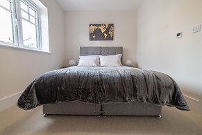 Reading Green Park Village Serviced Apt