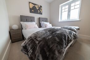 Reading Green Park Village Serviced Apt