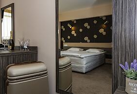 City Hotel