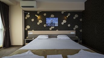 City Hotel