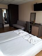 City Hotel
